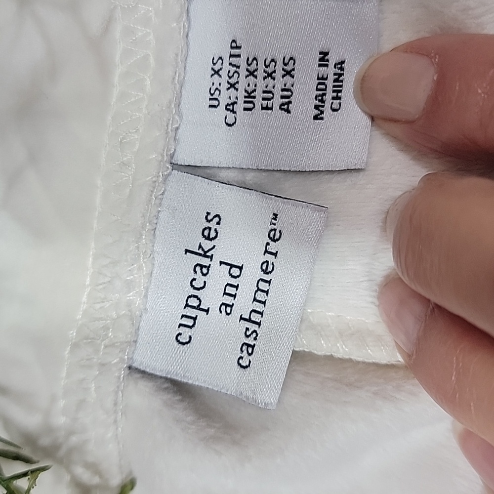 Cupcakes & Cashmere Textured Velour Loungers